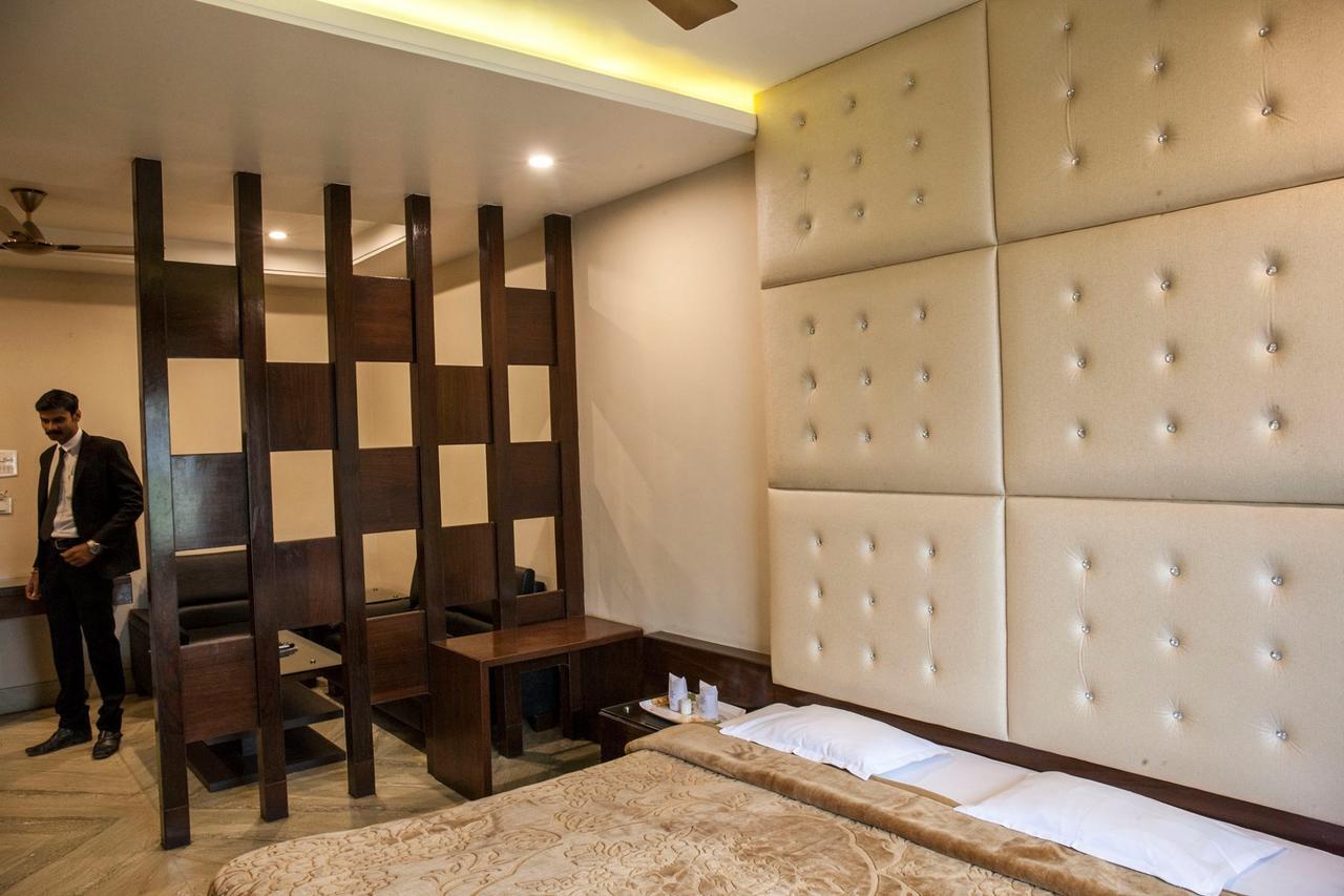 אגרטלה Hotel Welcome Palace מראה חיצוני תמונה