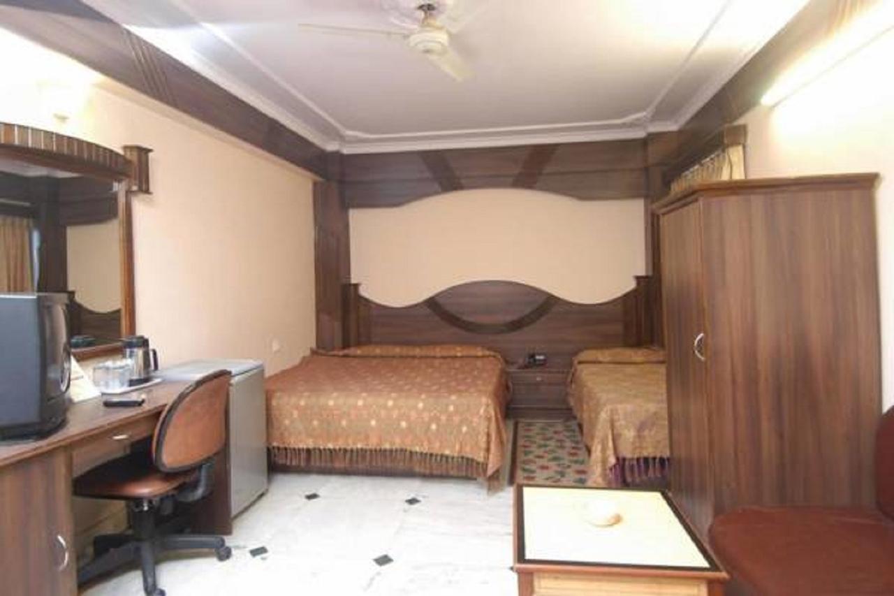אגרטלה Hotel Welcome Palace מראה חיצוני תמונה