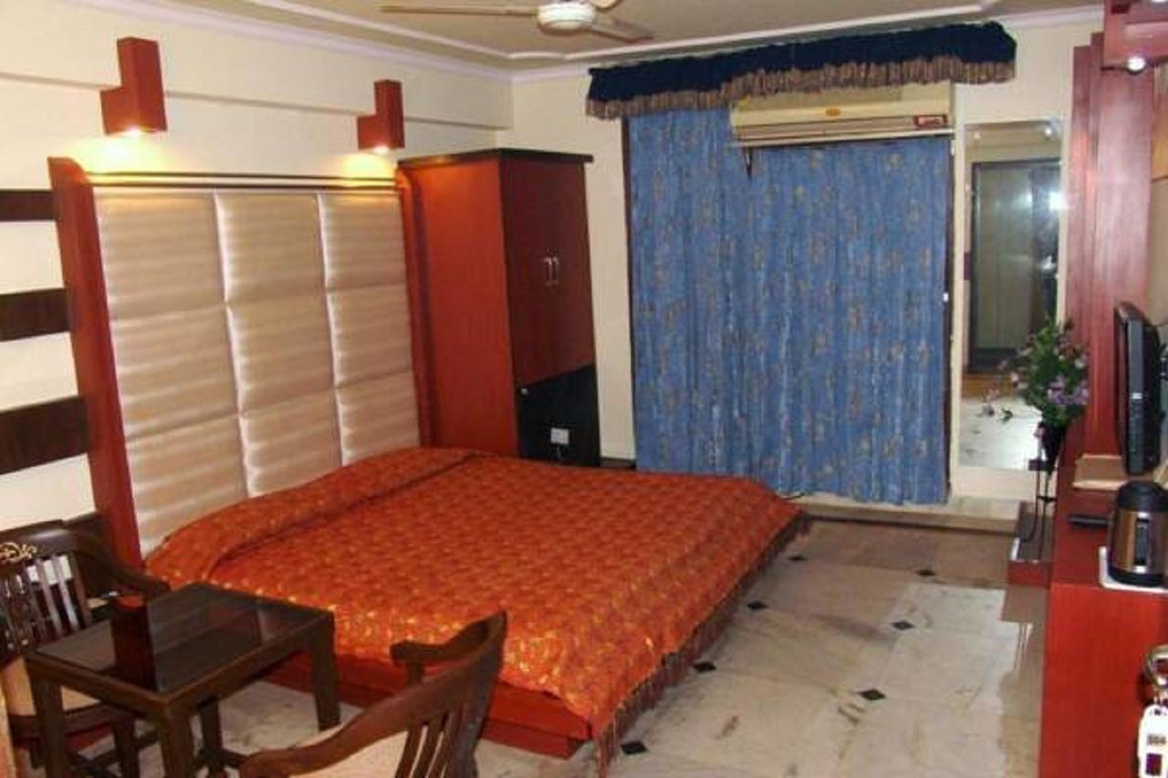 אגרטלה Hotel Welcome Palace מראה חיצוני תמונה